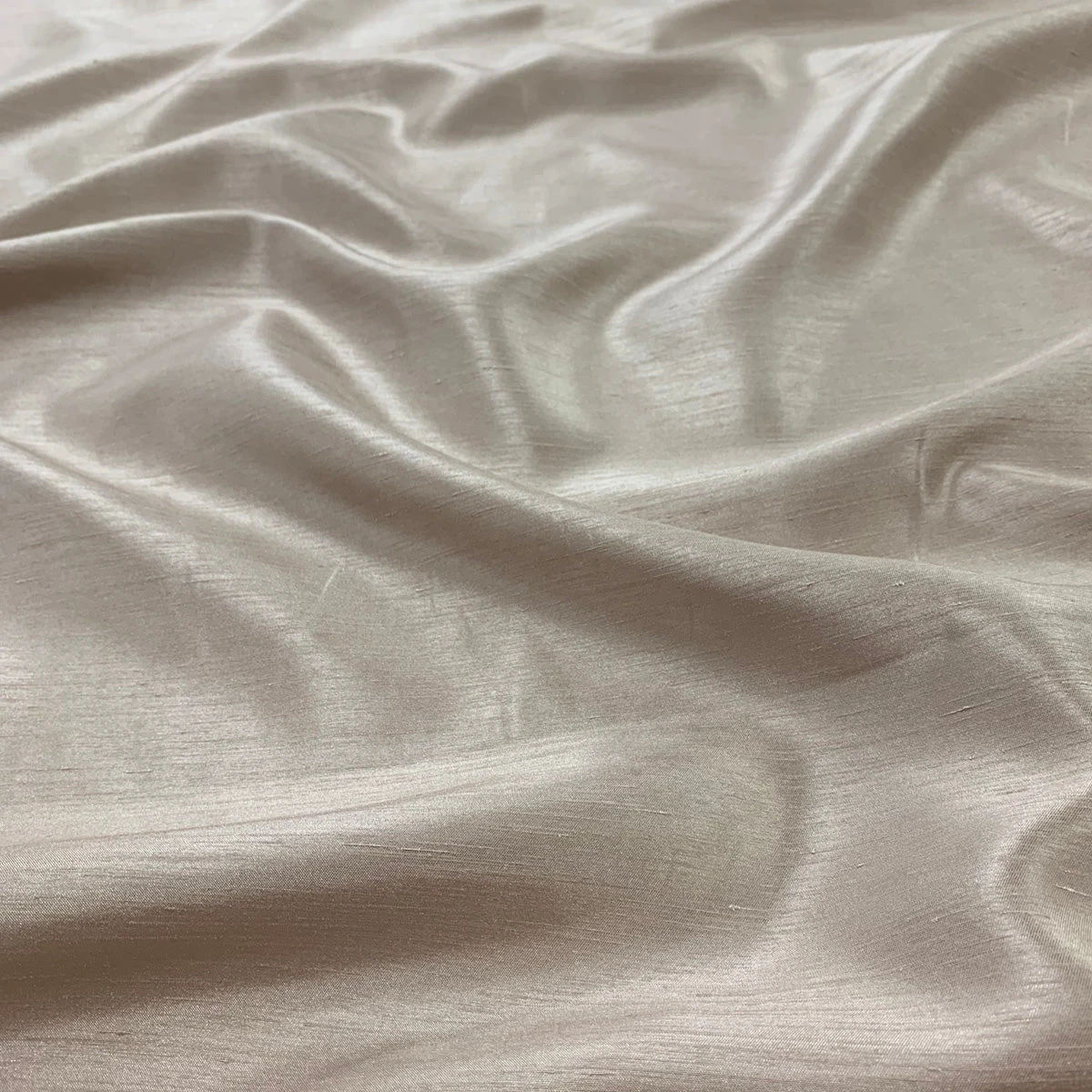 Shantung Satin (Reversible) Table Linen In Ivory 4 Shantung Satin (Reversible) Table Linen In Ivory - Image 4