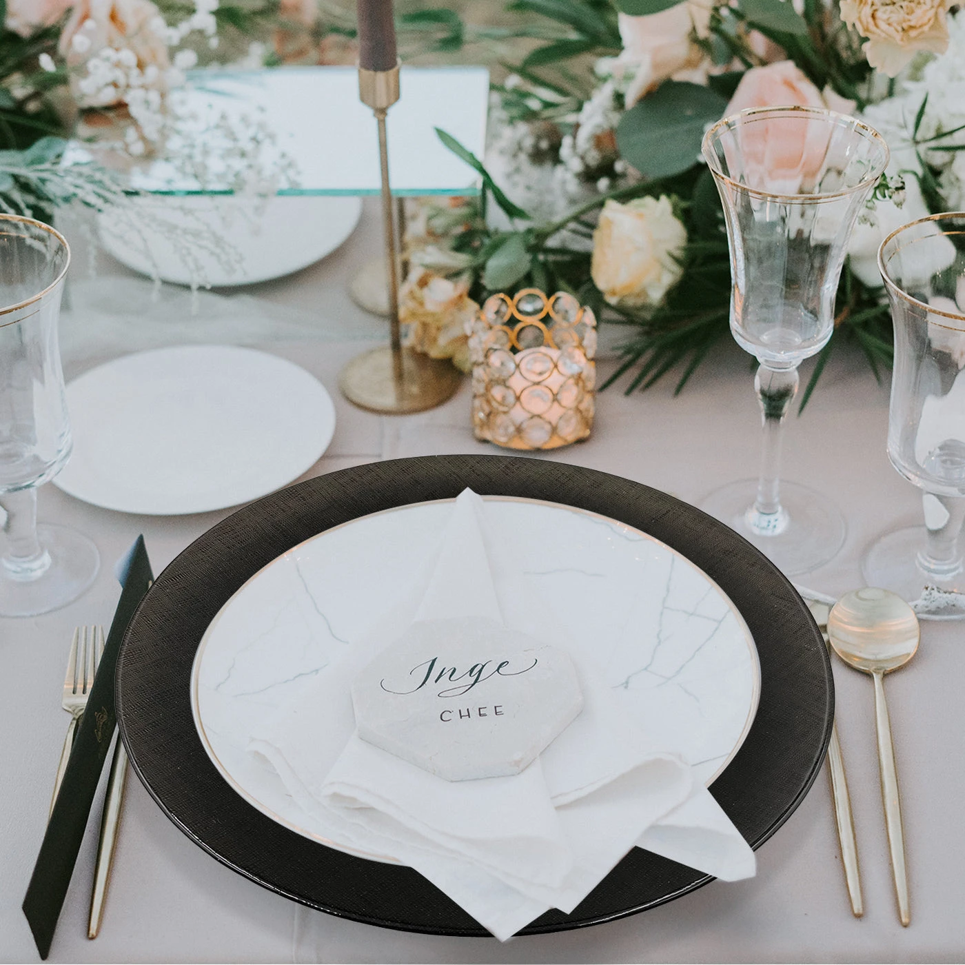 Linen - Glass Charger Plate In Black (Item # 0236) 4 Linen - Glass Charger Plate In Black (Item # 0236) - Image 4