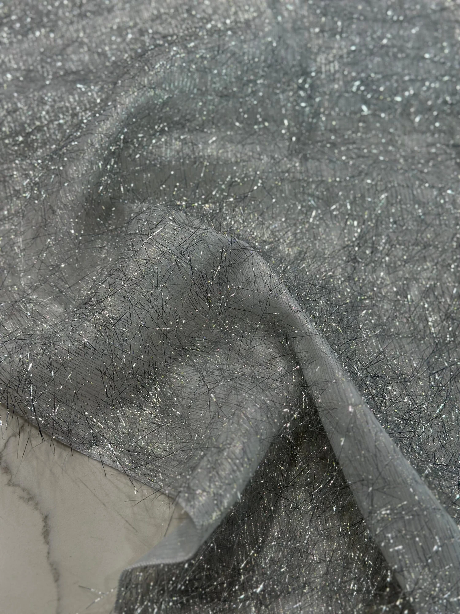 1pc - String Metallic Table Linen In White And Silver (132" Round) 6 1pc - String Metallic Table Linen In White And Silver (132" Round) - Image 6