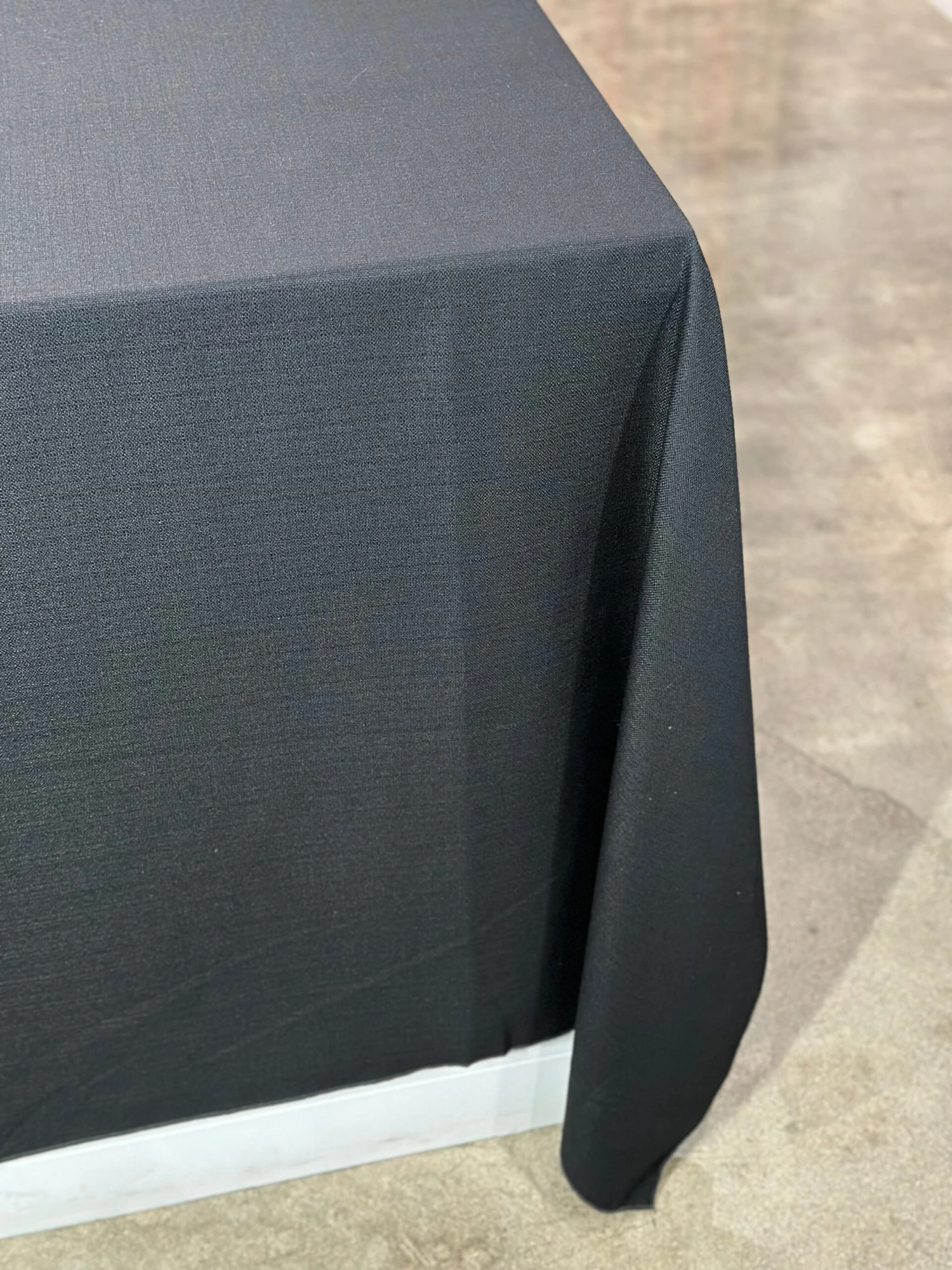 1pc - Rustic Linen Table Linen 90"x156" Banquet - Black 4 1pc - Rustic Linen Table Linen 90"x156" Banquet - Black - Image 4