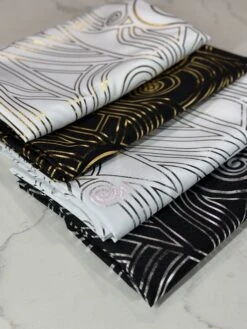 Luxor (Metallic Print) Table Linen In White And Gold -Urquid Linen Shop PhotoJul182023 24623PM 4dc8388d d4bc 4684 a630 5c52e5caa10d