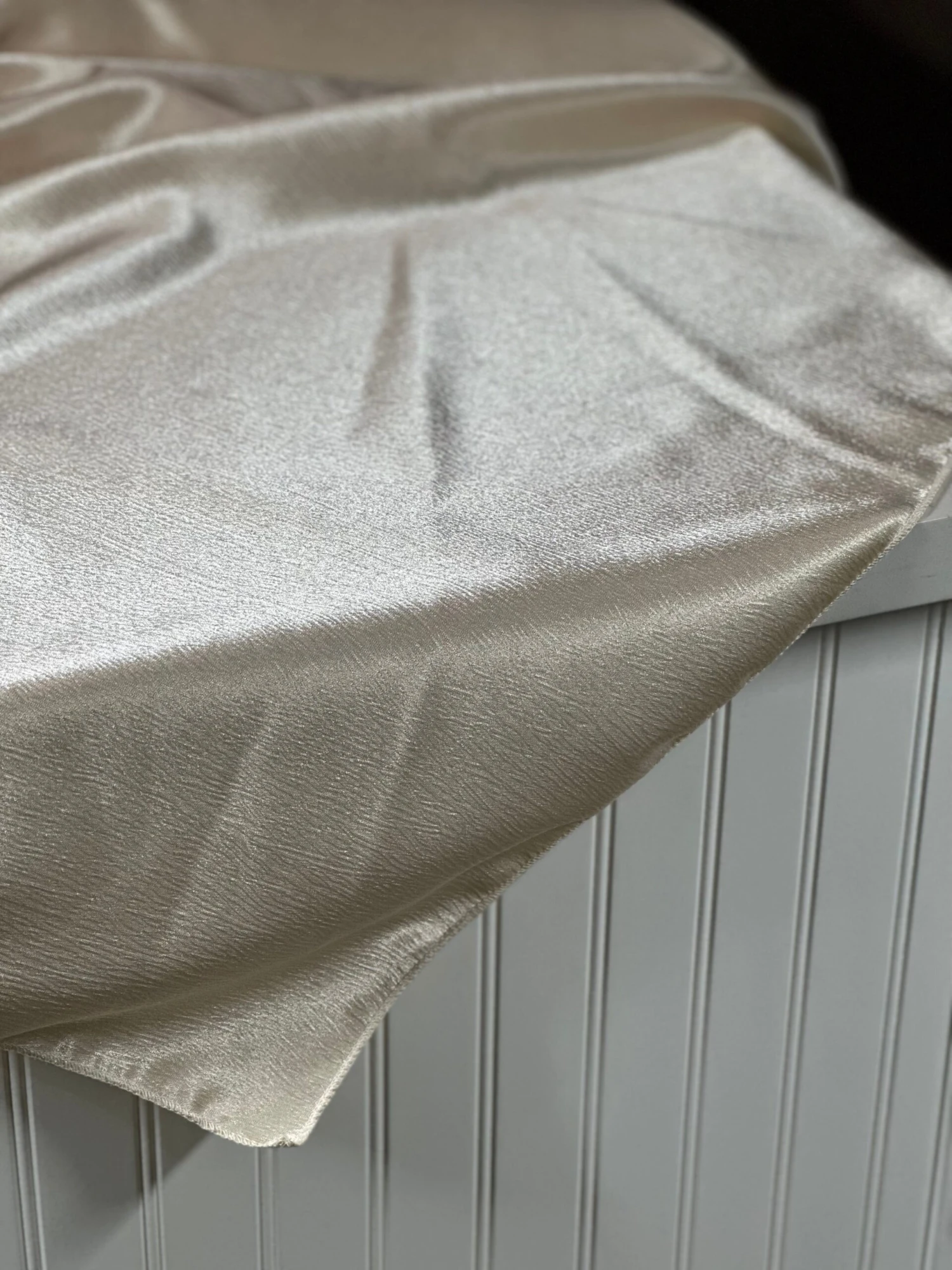 Luxury Satin Table Linen In Champagne 6 Luxury Satin Table Linen In Champagne - Image 6