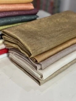 Metallic Burlap Table Linen In White/Silver -Urquid Linen Shop PhotoJul262023 15437PM ab2ea942 9980 4b89 9da0 c141a5350f6a