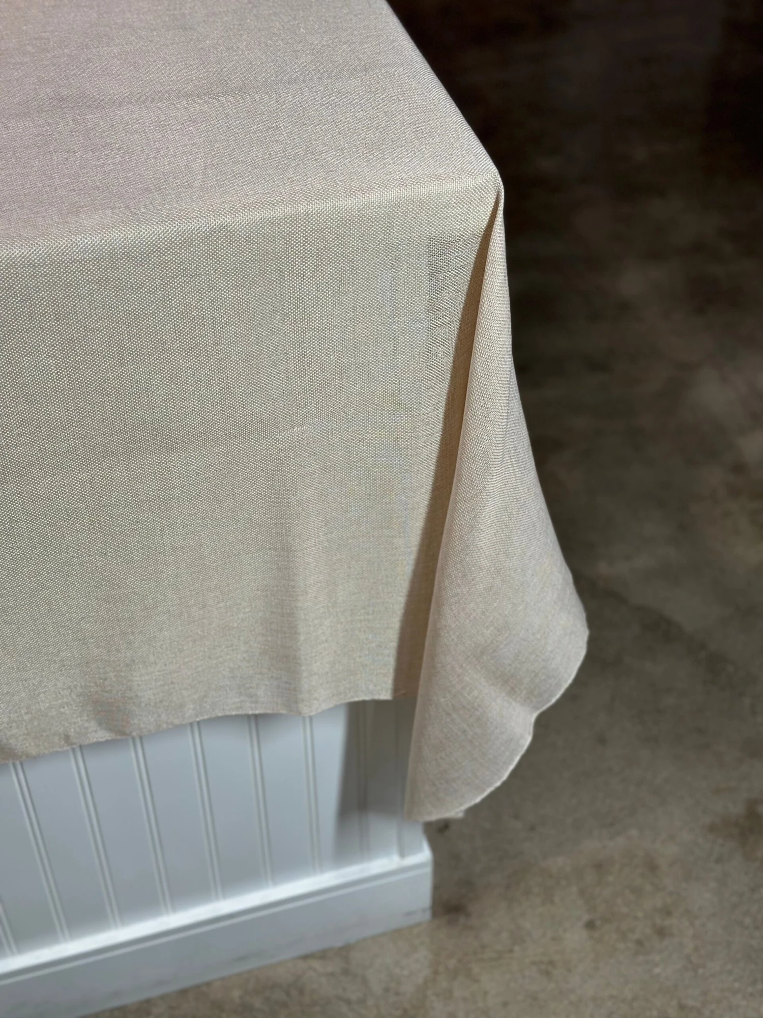 1pc - Imitation Burlap Table Linen 132" Round - Sand 4 1pc - Imitation Burlap Table Linen 132" Round - Sand - Image 4