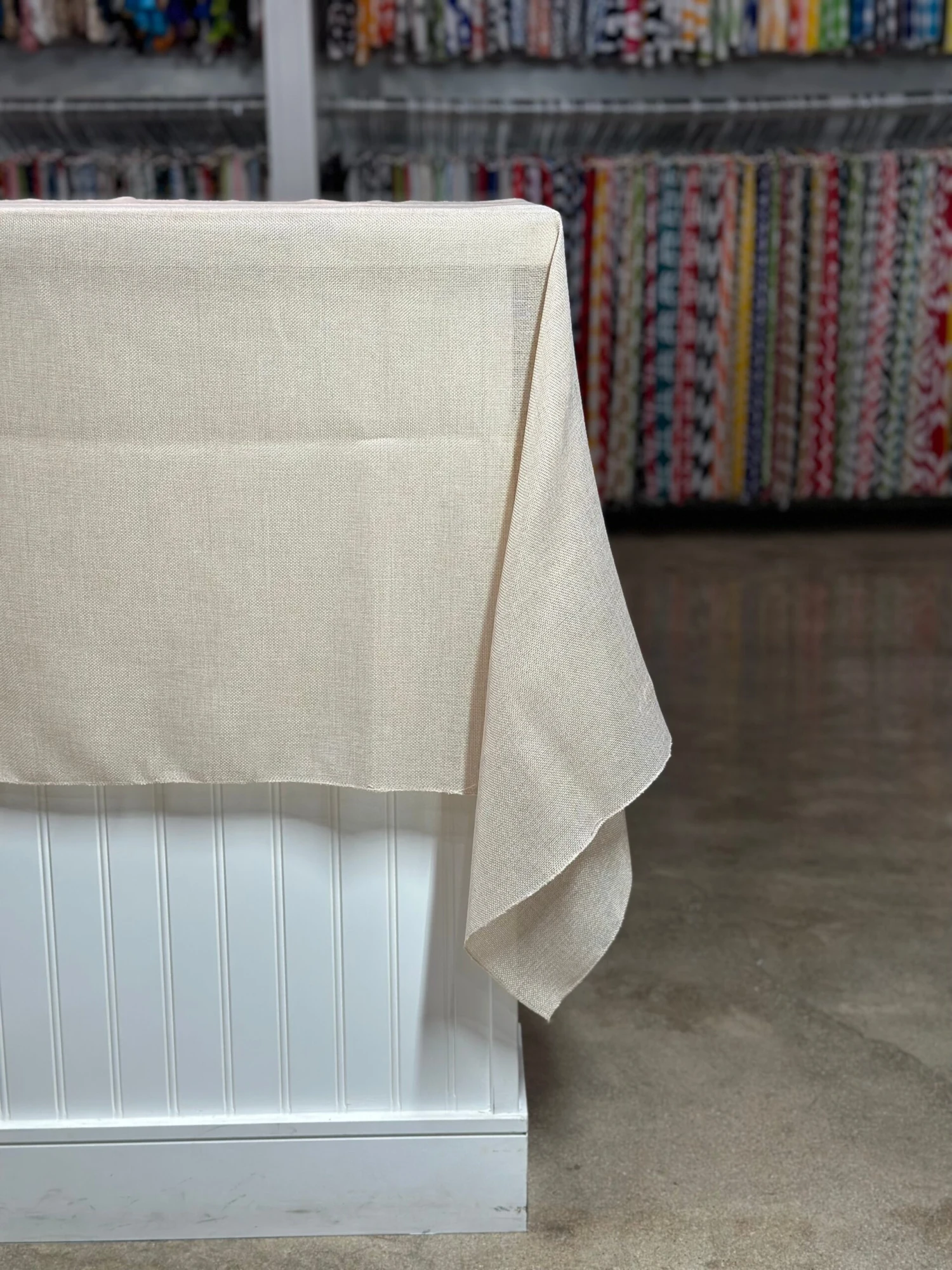 1pc - Imitation Burlap Table Linen 132" Round - Sand 5 1pc - Imitation Burlap Table Linen 132" Round - Sand - Image 5
