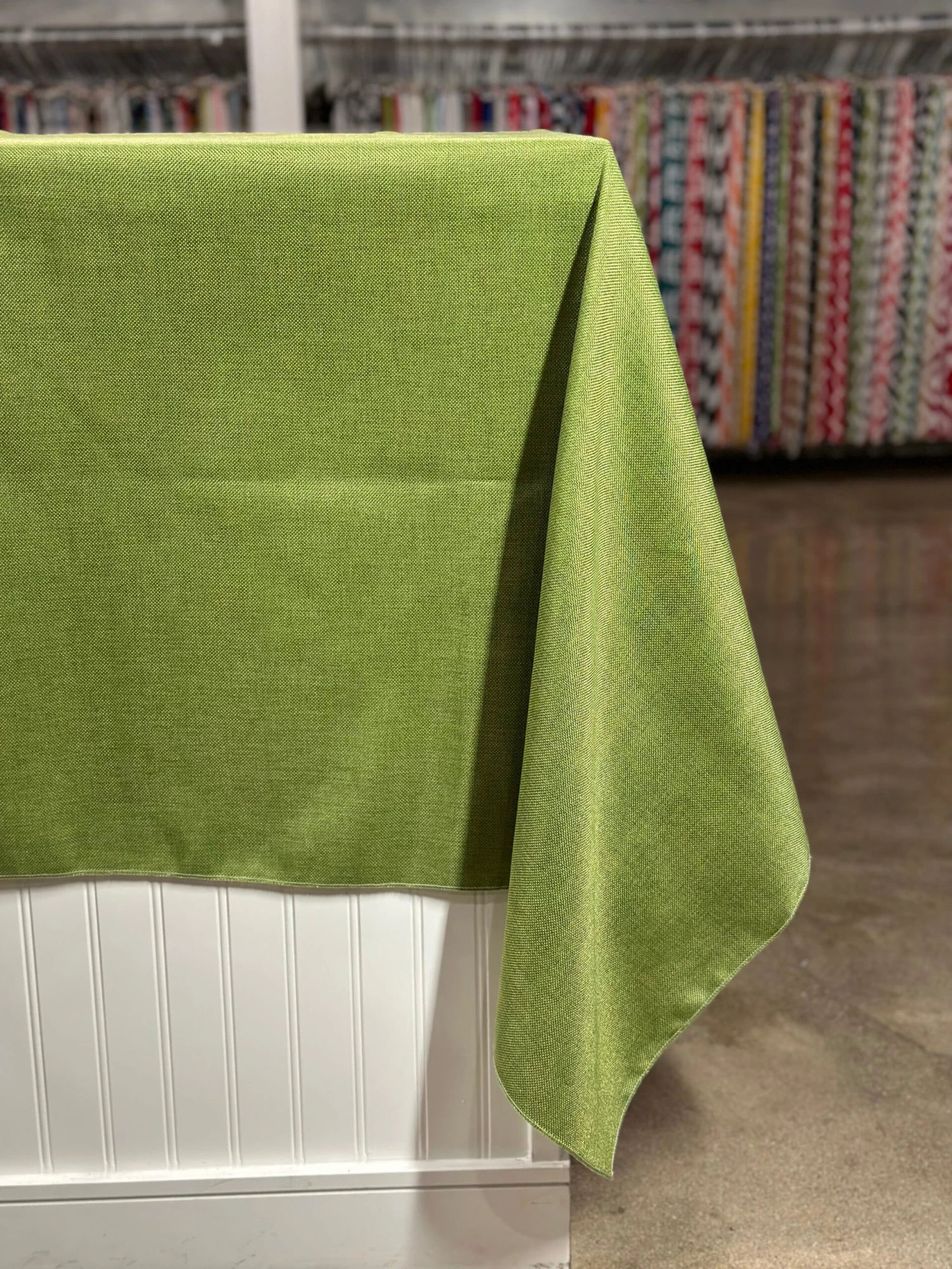Imitation Burlap Table Linen In Willow Green 5 Imitation Burlap Table Linen In Willow Green - Image 5