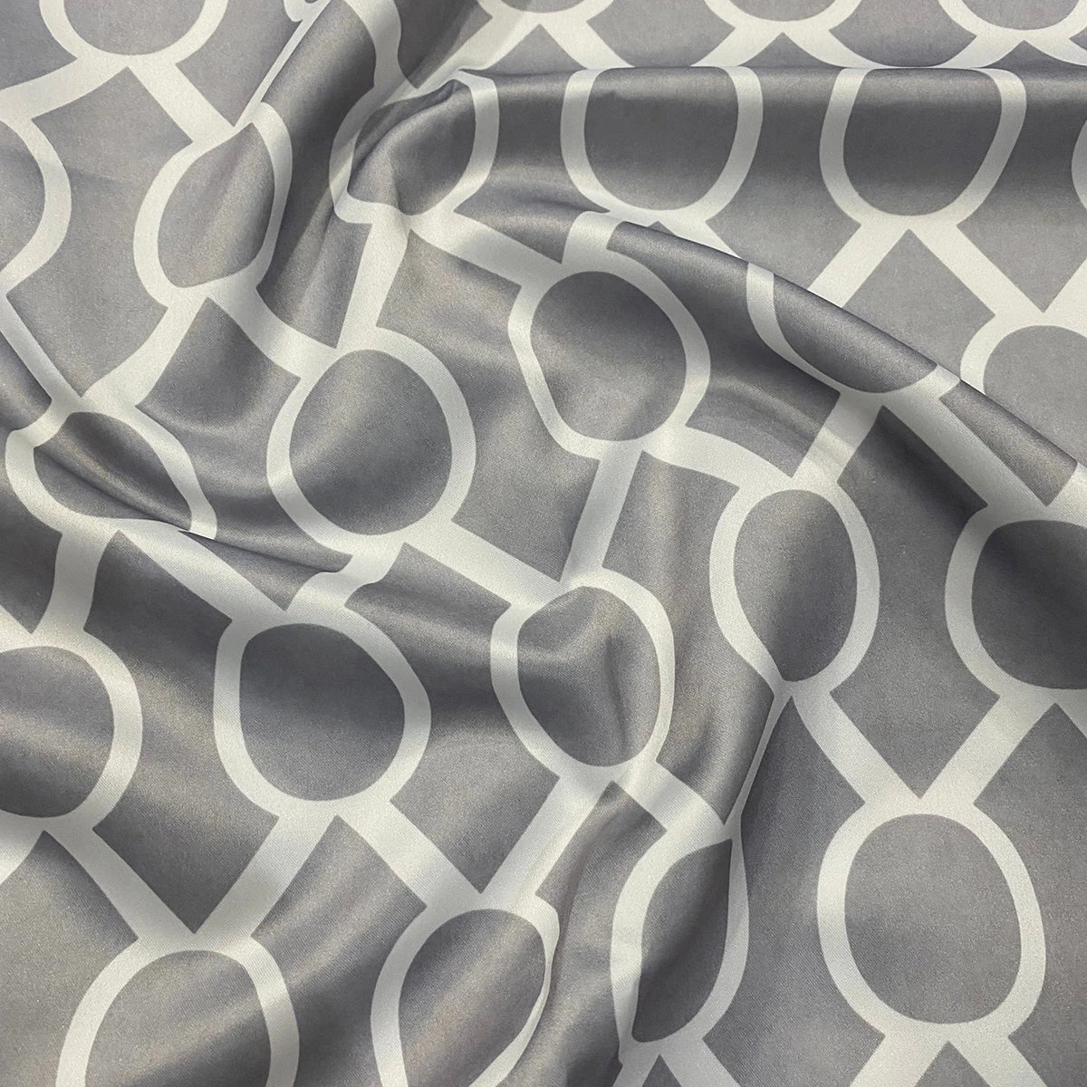 1pc - Halo Print (Lamour) Table Linen 108" Round - Silver 3 1pc - Halo Print (Lamour) Table Linen 108" Round - Silver - Image 3